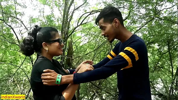 Gorgeous Desi Bhabhi Outdoors – Intense Rough Asian Session
