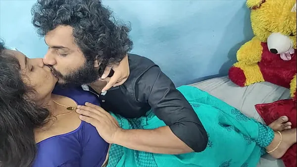 Naughty Indian Bhabhi Cheats With Uber Driver Sex